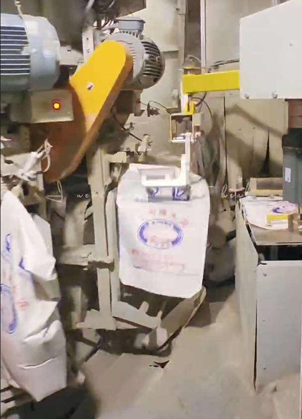 Dust-free work cement bag feeding machine manufacture