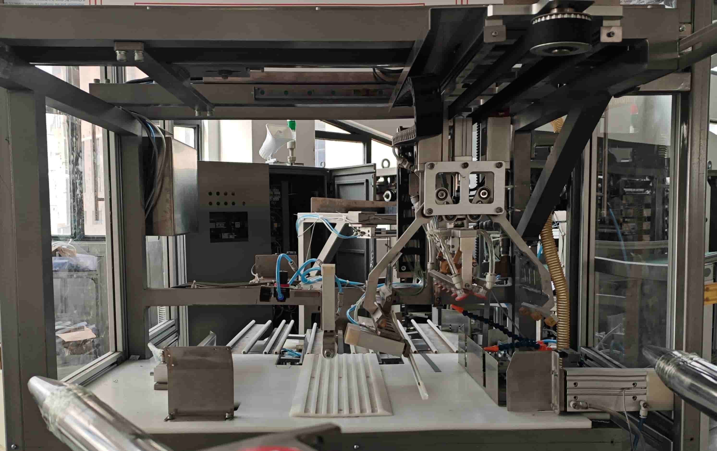 PP woven block bottom valve bag insertion machine Producer