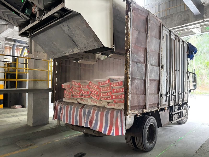 Hai máy xếp dỡ và bốc xếp riêng biệt? Máy bốc xếp thông minh đa chức năng Jachuang: Tiết kiệm hàng triệu đô la đầu tư và 50% diện tích nhà xưởng.