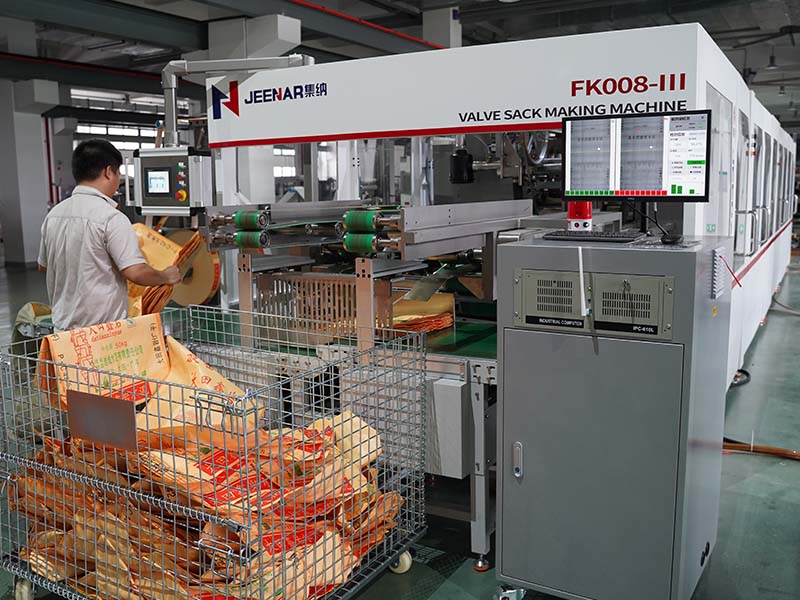 Máy làm bao van Gachn: Thân thiện với môi trường và tiết kiệm năng lượng, đáp ứng tiêu chuẩn nhà máy xanh.